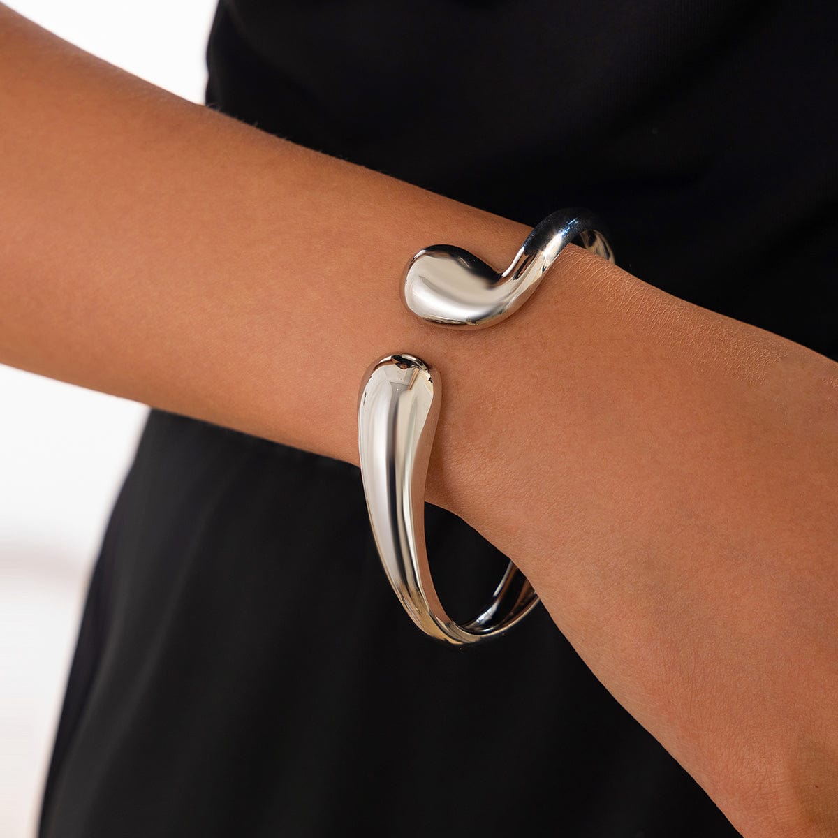 Abstract Gold Silver Tone Asymmetric Waterdrop Bangle Bracelet - ArtGalleryZen