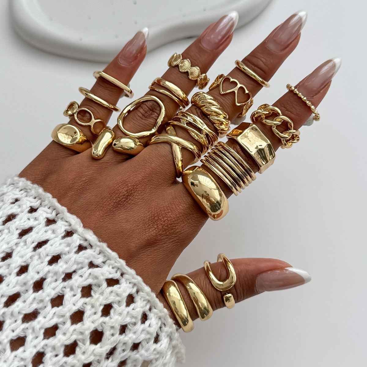 Boho 20pcs Glossy Hollow Heart Wide Ring Set - ArtGalleryZen