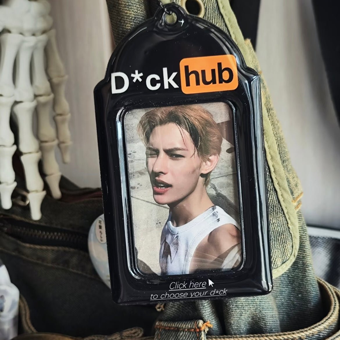 Chic Black and Orange Kpop Idol Keychain Photocard Holder - ArtGalleryZen