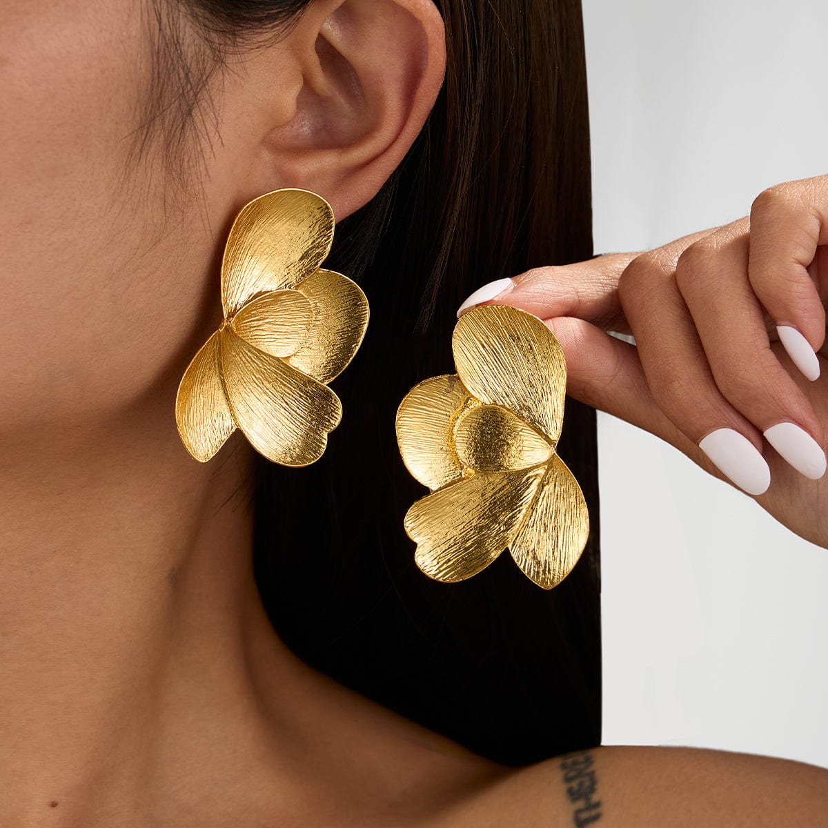 Chic Chunky Gold Silver Tone Textured Flower Earrings - ArtGalleryZen