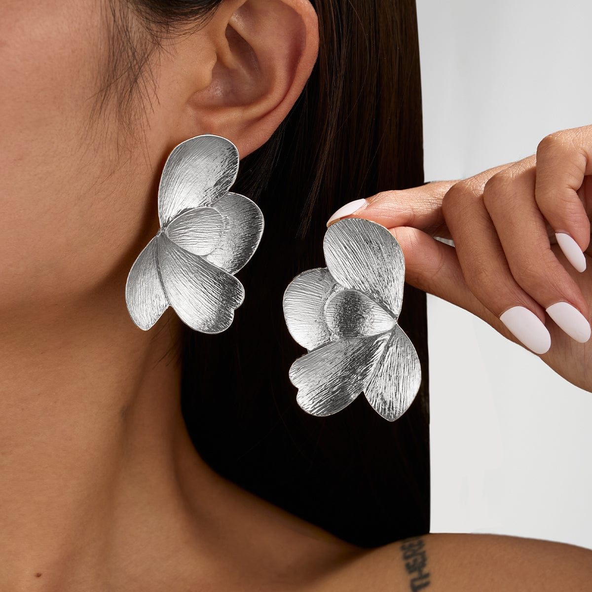 Chic Chunky Gold Silver Tone Textured Flower Earrings - ArtGalleryZen