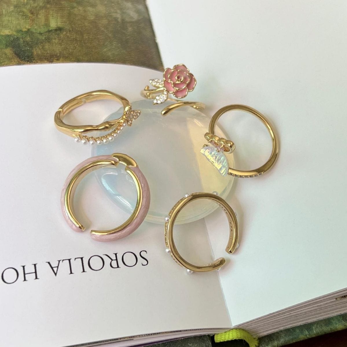 Chic Floral Butterfly Pearl Ring Set - ArtGalleryZen