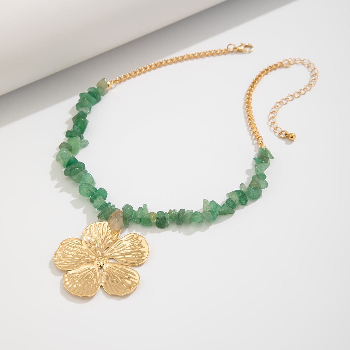 Chic Flower Pendant Turquoise Stone Chain Necklace - ArtGalleryZen