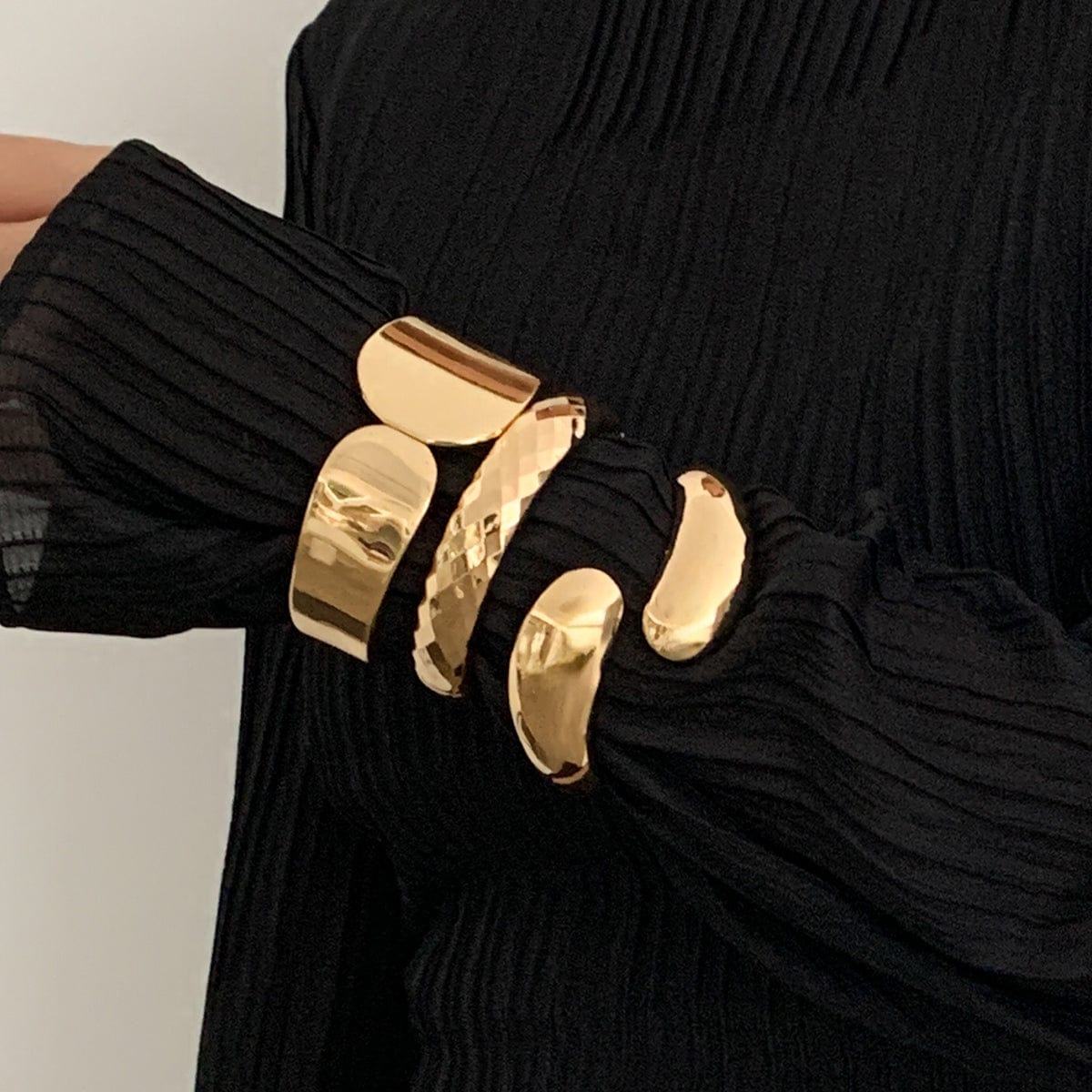 Chic Gold Silver Plated Cut Surface Bangle Bracelet - ArtGalleryZen