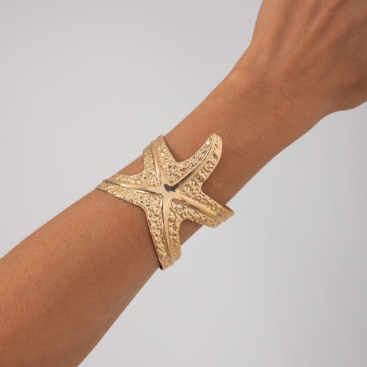 Chic Hammered Starfish Wide Cuff Bangle Bracelet - ArtGalleryZen