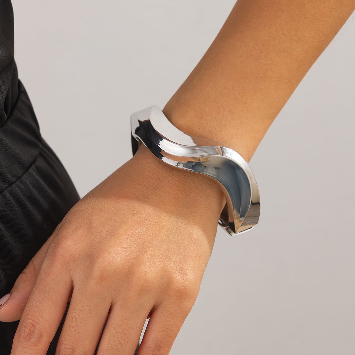 Chic Irregular Curved Frosted Bangle Bracelet - ArtGalleryZen