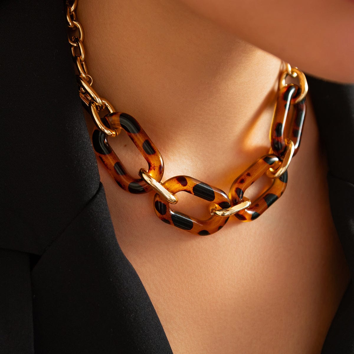 Chic Toggle Clasp Chunky Leopard Acrylic Necklace - ArtGalleryZen