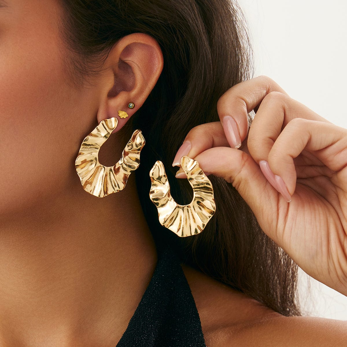 Chunky Gold Silver Tone Pleated U Shaped Stud Earrings - ArtGalleryZen
