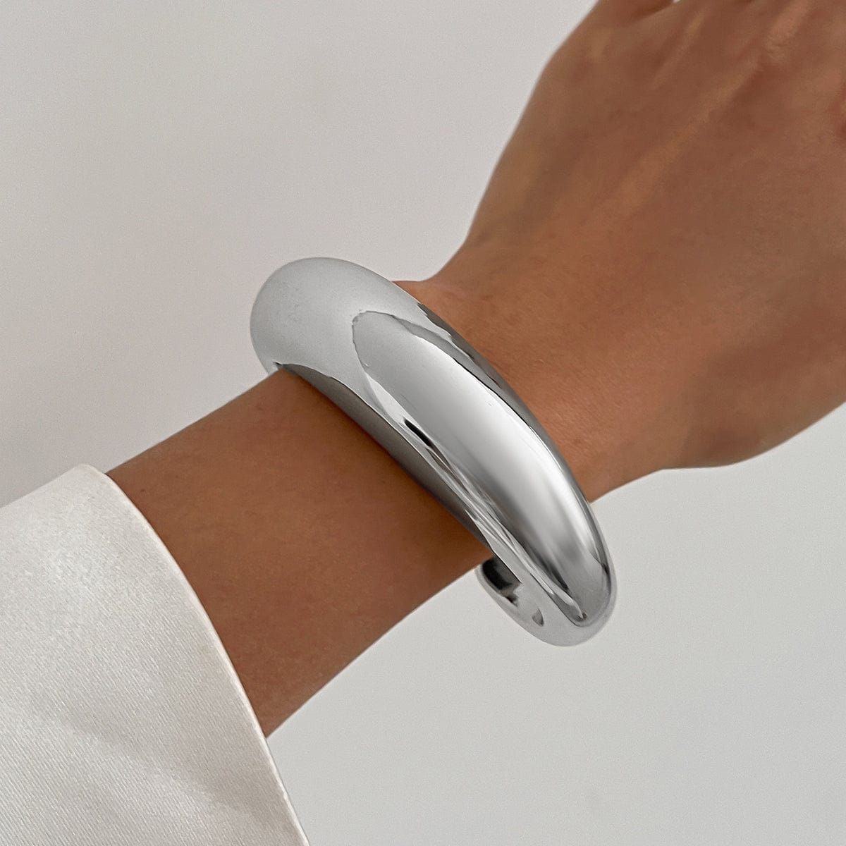 Classic Gold Silver Plated Open Bangle Bracelet - ArtGalleryZen