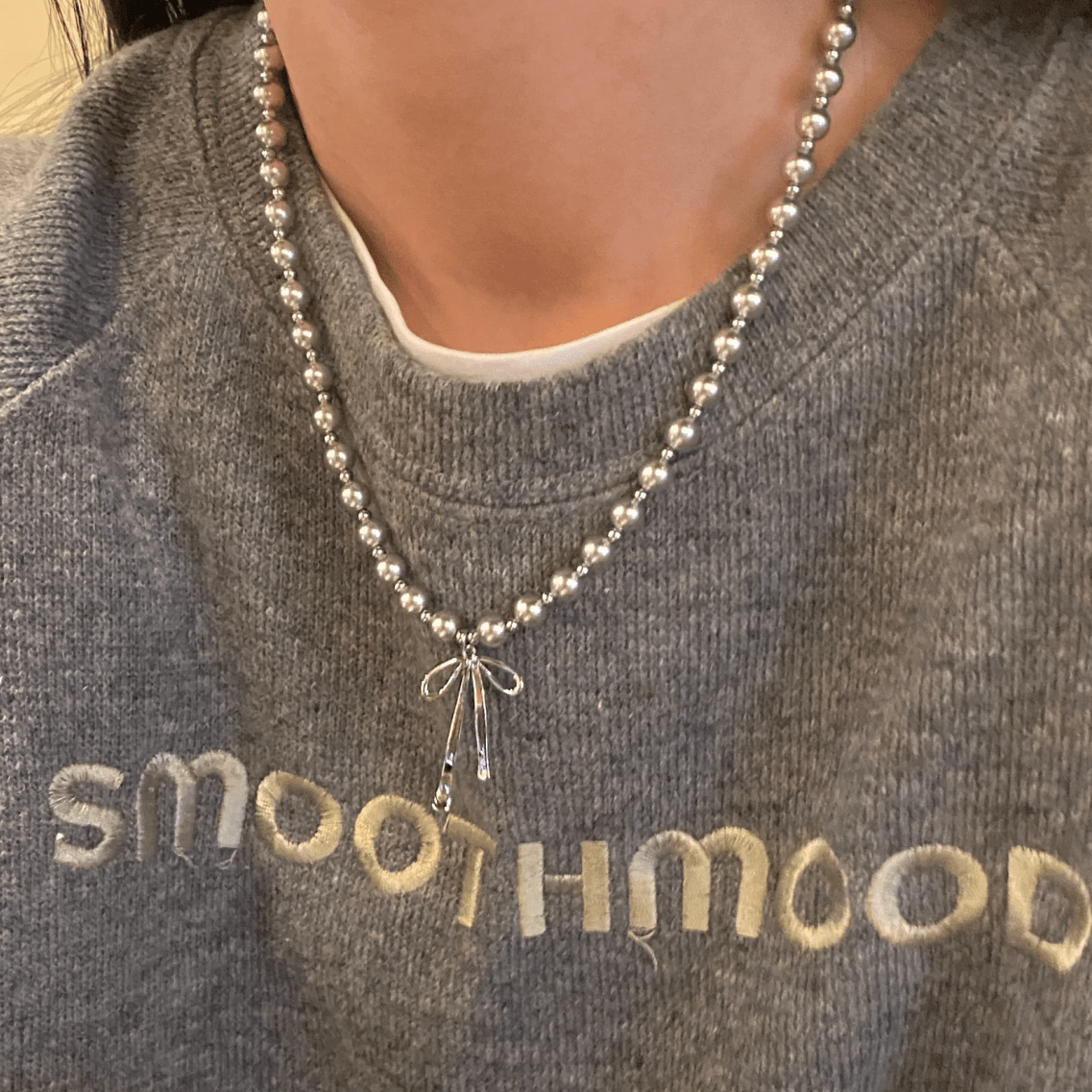 Elegant Bowknot Pendant Grey Pearl Chain Necklace - ArtGalleryZen