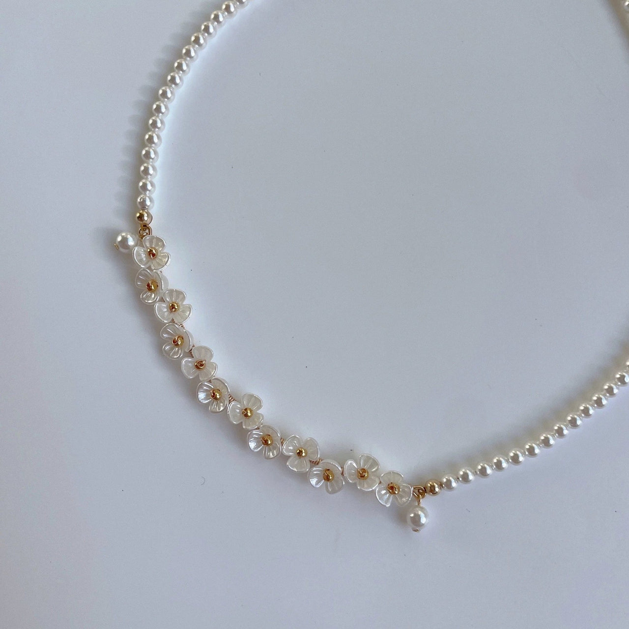 Elegant Flower Pearl Beaded Chain Necklace - ArtGalleryZen