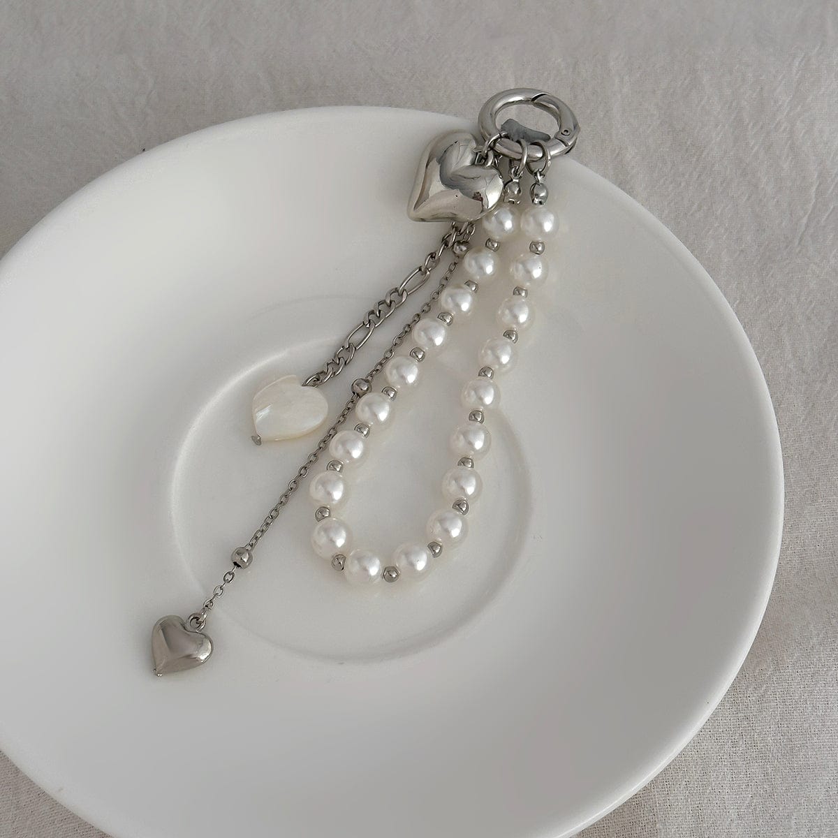 Elegant Heart Shell Pendant Pearl Keychain - ArtGalleryZen