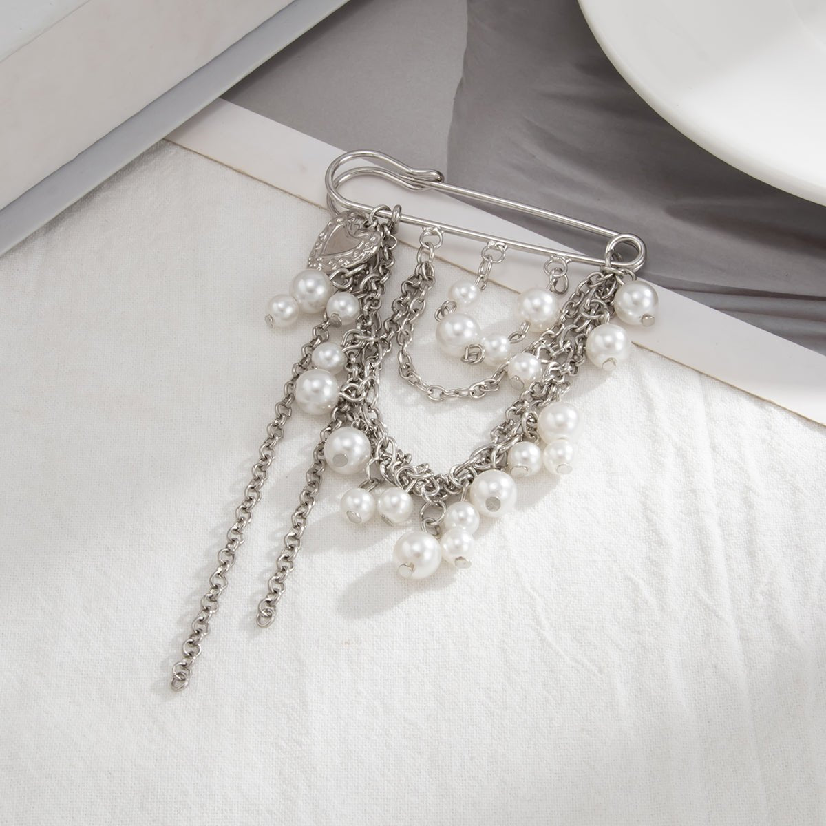 Elegant Pearl Heart Tassel Trouser Pin - ArtGalleryZen