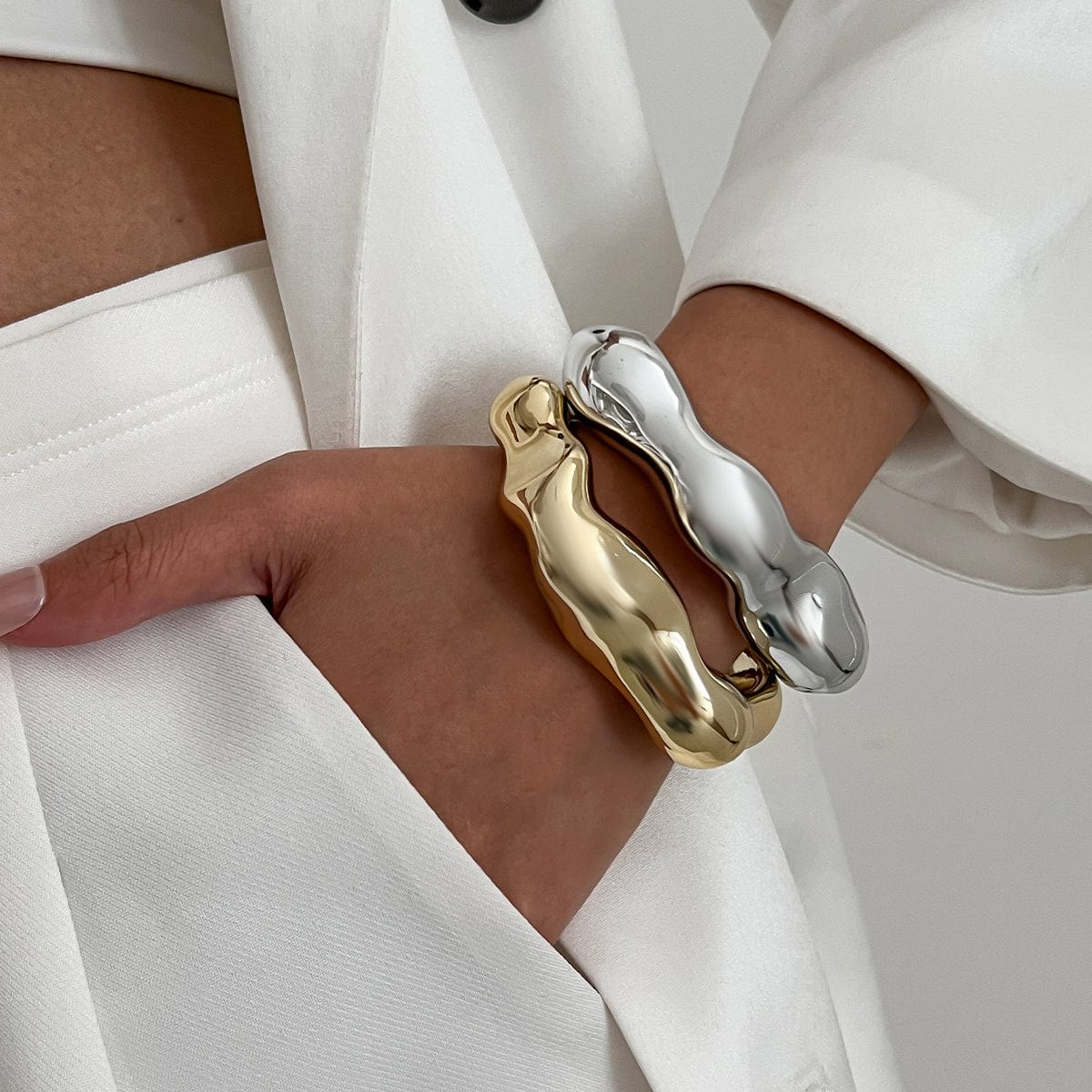 Geometric Abstract Liquid Flow Glossy Bangle Bracelet - ArtGalleryZen