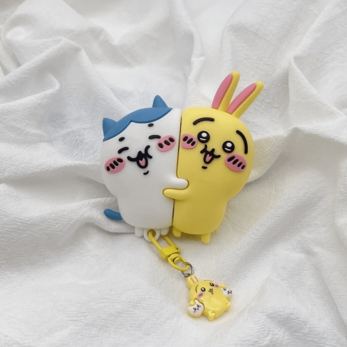 Kawaii Hugging Chiikawa AirPods Earphone Case - ArtGalleryZen