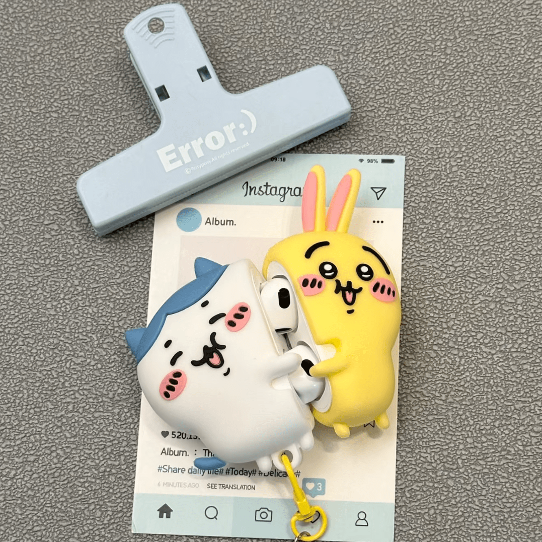 Kawaii Hugging Chiikawa AirPods Earphone Case - ArtGalleryZen