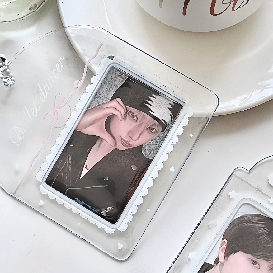 Lucky Clover Rainy Day Kpop Keychain Horizontal Photocard Holder - ArtGalleryZen