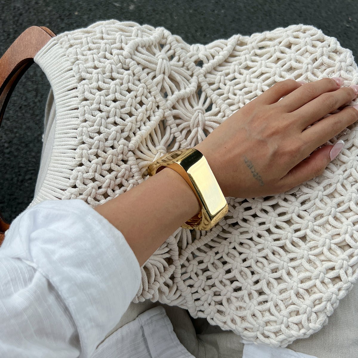 Minimalist Chunky Gold Tone Square Resin Bangle Bracelet Set - ArtGalleryZen