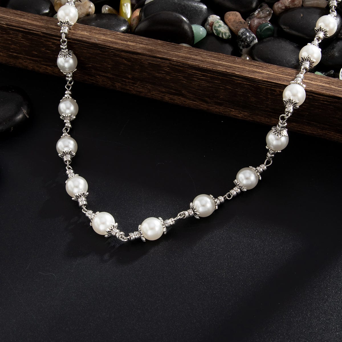 Stylish Pearl Trouser Chain - ArtGalleryZen