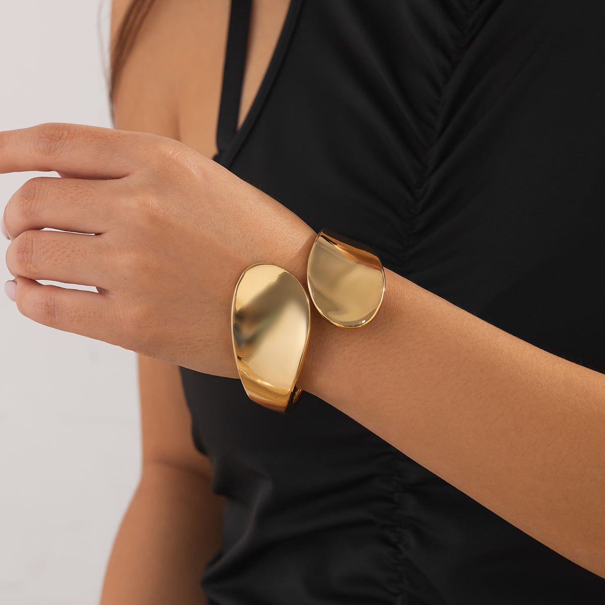Trendy Geometric Glossy Open Bangle Bracelet - ArtGalleryZen